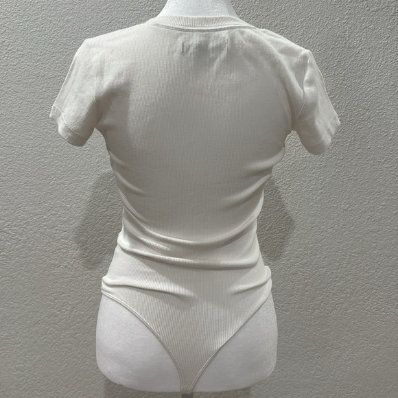 Abercrombie & Fitch white thong bodysuit size extra small - Picture 3 of 5